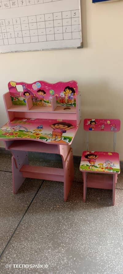 kids study table and chair