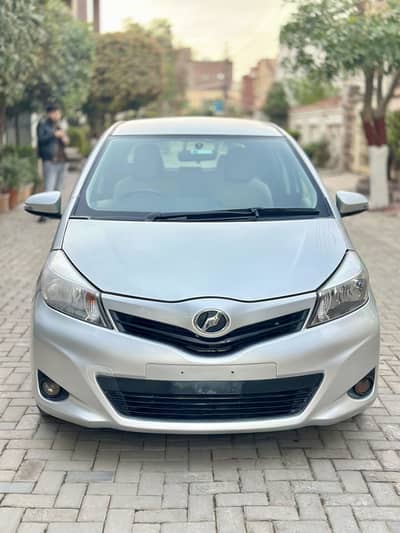 Toyota vitz 2013 model 2016 outclass condition alloy wheel 03211947895