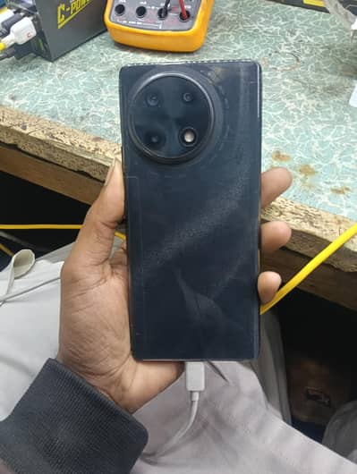 tecno camon 30s 8+256 edge screen Rs". 38000 without box