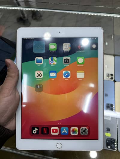 Apple IPAD 6th Generation