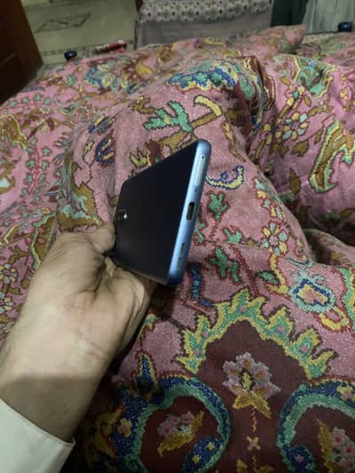 One plus 8 5G UW 8/128 snapdragon 865