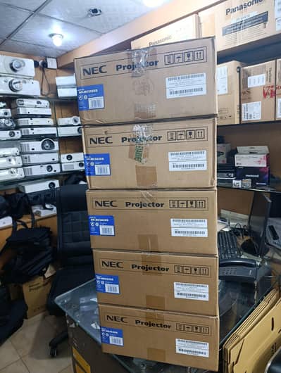 NEC Multimedia Projectors Brand new LCD  3600 Lumens ti 4500 Lumens