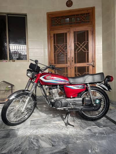 Cg125 full gunine  condition original tanks watsapp no: 03155455895