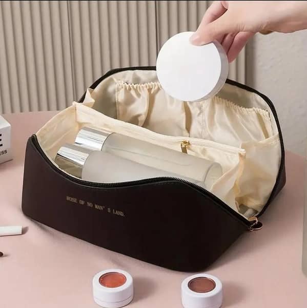 Large Capacity Waterproof Makeup Storage Bag with Zipper, Portable Cosmetic Organizer for Travel and Everyday Use