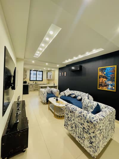 One bed appartment available on daily basis n monthly basis