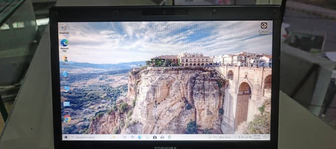 toshba i5 3 gerenation 12 gb ram 80 gb ssd