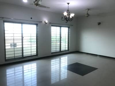3 Bed 10 Marla Flat for Sale in Askari 10 Sector F, Lahore
