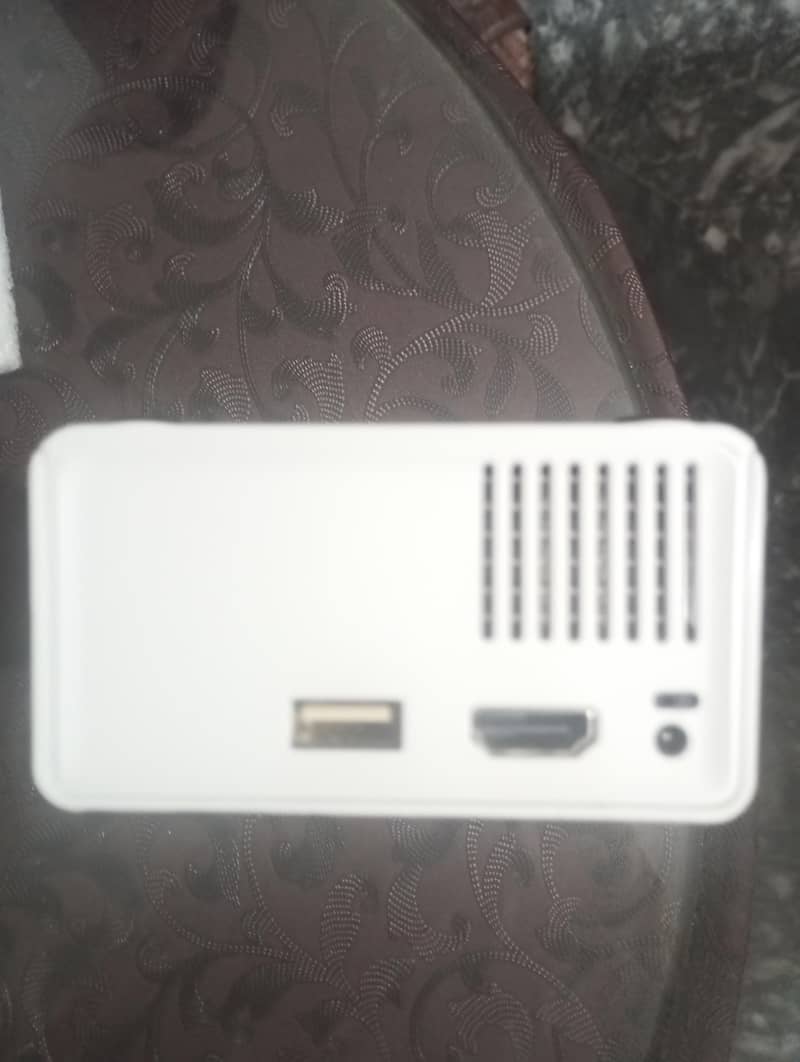 portable mini projector 4