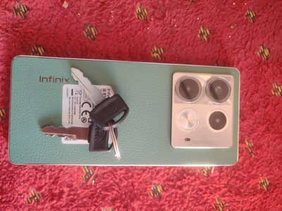 infinix note 40 8+8 /256gb 10/9 conditions