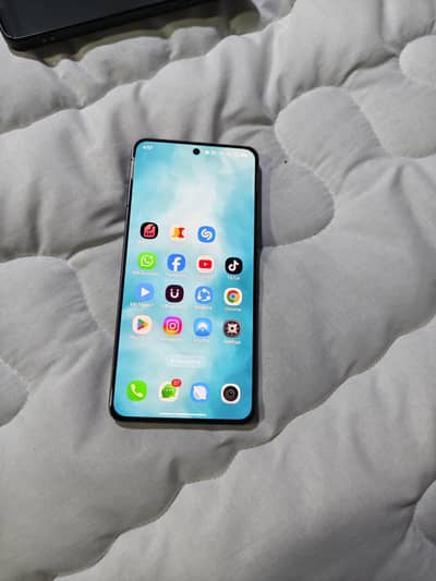 Realme GT6 12/256 Chinese Version 8Gen3