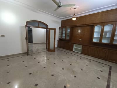 10 Marla Independent Double Storey House For Rent