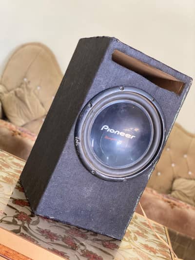 Original pioneer woofer with amplifier + all wiring