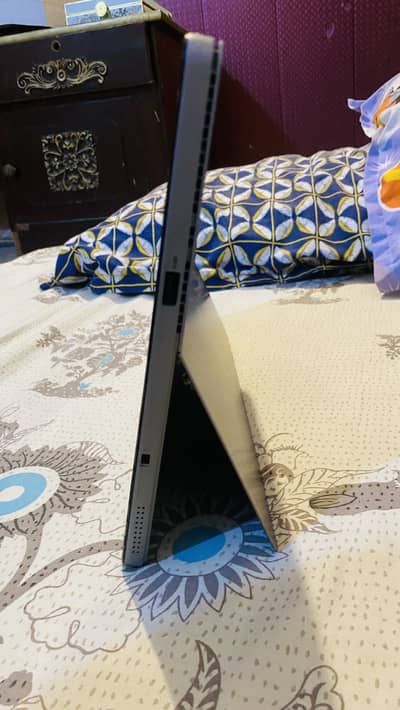 DELL i5 8th gen , 16/128(upgradeable) , tablet+Laptop+touch, 10/10