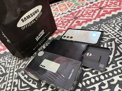 Samsung Galaxy S24 Officially PTA Approved 256Gb Complete box.