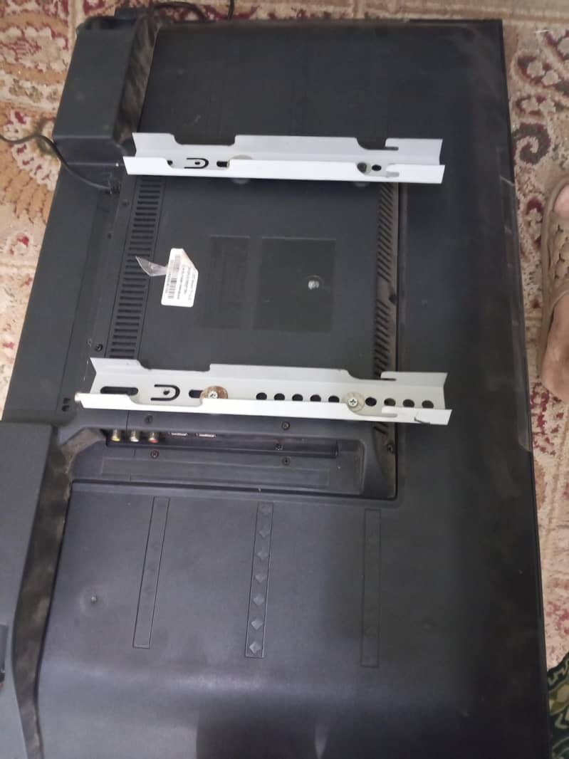 Sam. . . $ung led 32 inch android boderless latest version 6