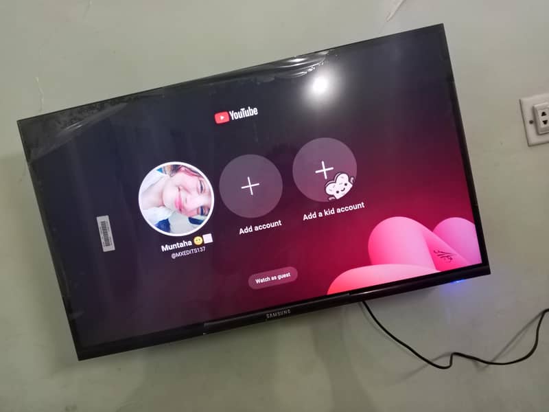 Sam. . . $ung led 32 inch android boderless latest version 14