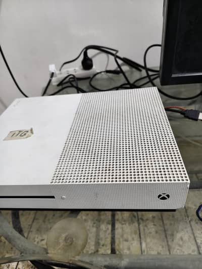 Xbox one s issue 1tb