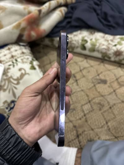 iPhone 14pro max deep parpal 512gb. Jv