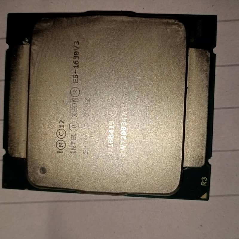 Intel Xeon E5-1630 V3 0