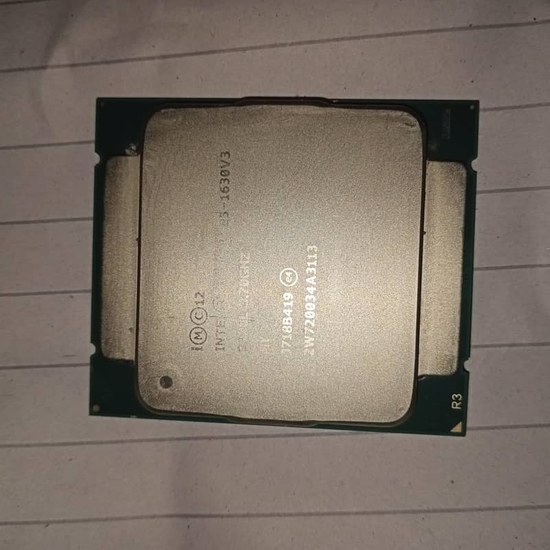 Intel Xeon E5-1630 V3 1