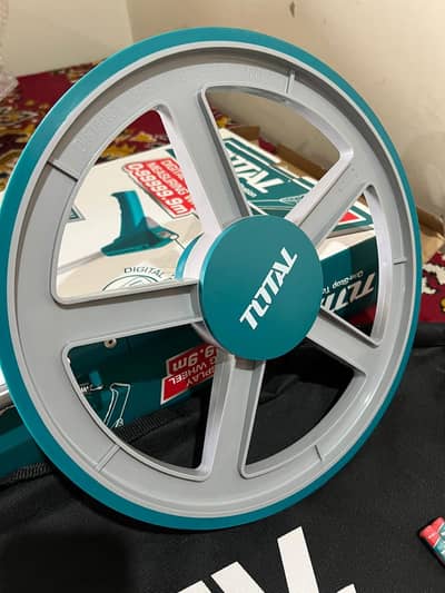 Digital display measuring wheel