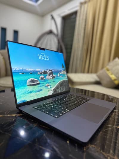 Apple MacBook Pro M2 16 inch