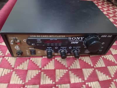 Amplifier full ok hae koi fault nahi sath 2 speakers hn 8 inch