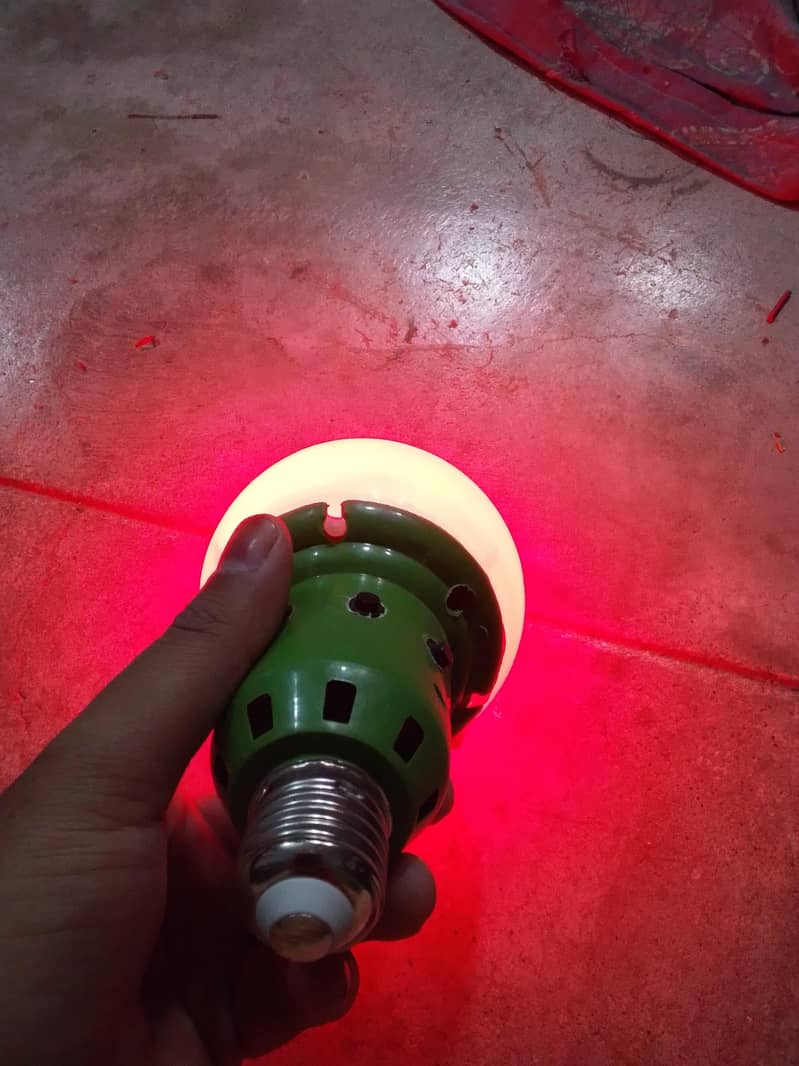 Rechargeable light 3