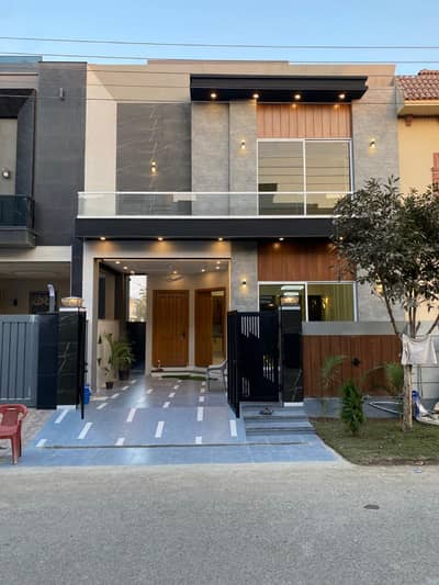 Prime Location | Luxury 5 Marla Brand New 3 Bed House DHA Rahbar Phase 2