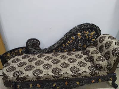 Dewan sofa