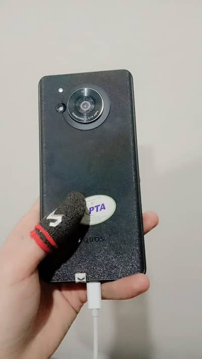 Sharp Aquos r7 12/256