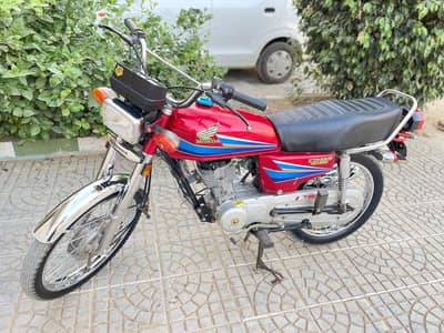 Bike m koi kam nhi h JIS Bhai ko CHYAI WO RABTHA KARAI