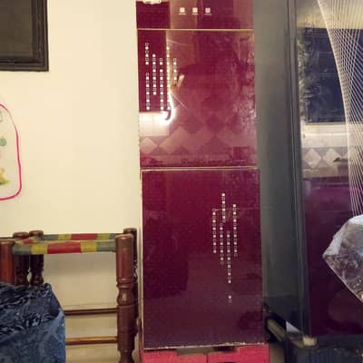 water dispencer with fridge