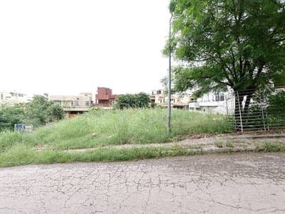 20 Sector G DHA Phase 2 Corner & Extra Land Plot At 500 Lac