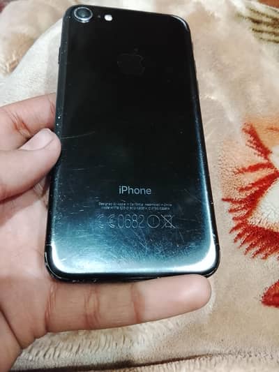 Iphone 7 ha Pata approved ha 128 gb ha price Kam ho jaa gi contact kar