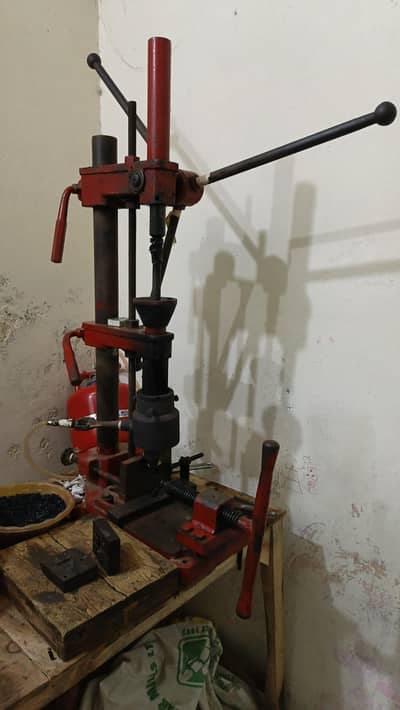 Hand Molding Machine