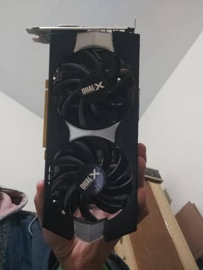 2 Amd Radeon R9 200 series 4 gb graphics card