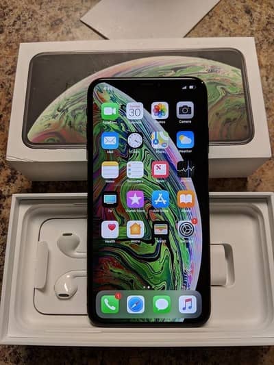 Apple iPhone X 10 /10 condition with box