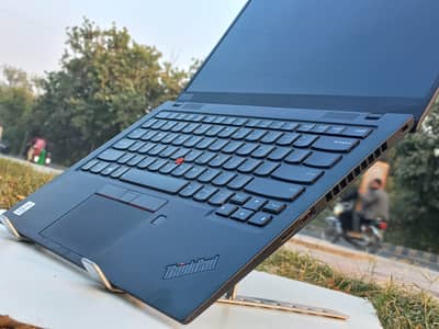 Lenovo X1 Carbon Gen8 Core i5 10th gen 16gb ram