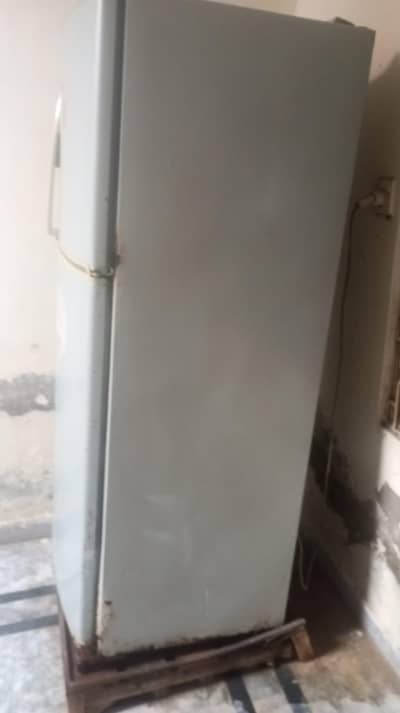 Refrigerator For Sale