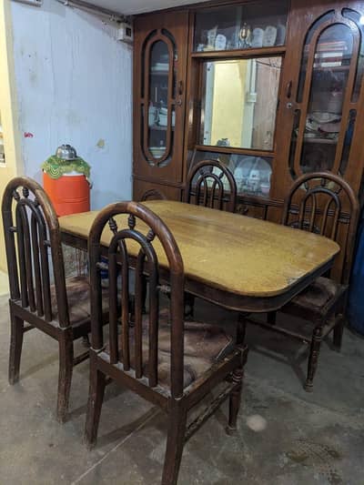 Four Chair Dining Table For Sale Urgent