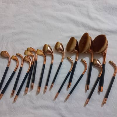 makeup brushes