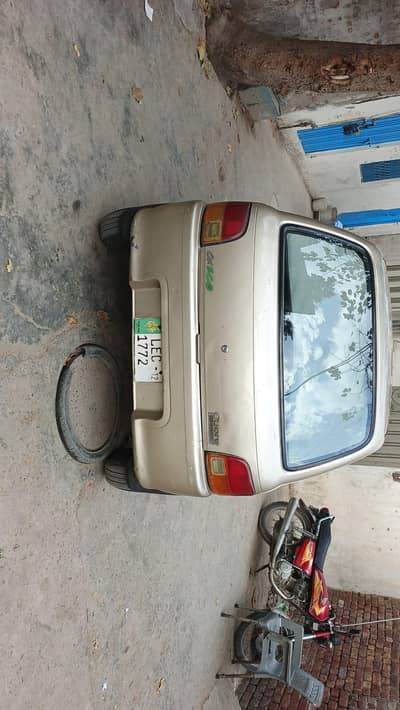 Non accident orignal paint tyre 70%  smooth drive home use car