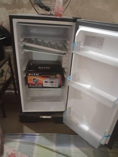 heir room fridge