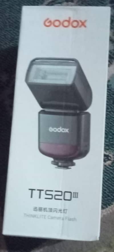 EOS R100 Camera for selling