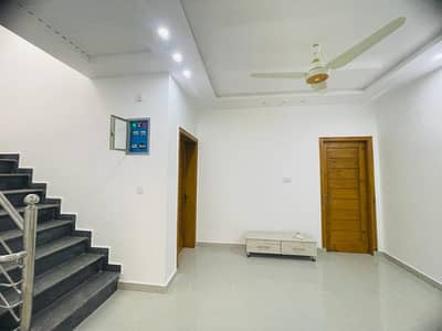 5 MARLA HOUSE AVAILABLE FOR SALE