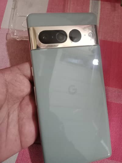 Google pixel 7pro. 8/128. with charger