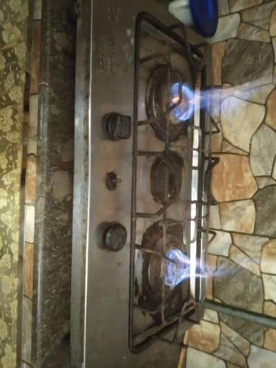 three and five burners stove in working condition