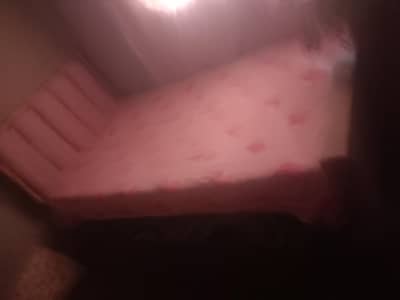 poshish bed hud bnwaya with big iron stand ND small wall mirror with s