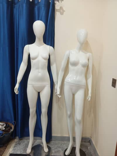 Display mannequin